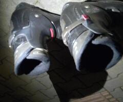 Продавам мъжки скиорски обувки