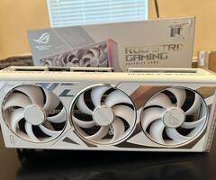 Геймърска видеокарта ASUS ROG Strix GeForce RTX 4090 White OC