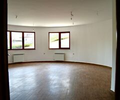 Продава се просторно и светло студио - 3