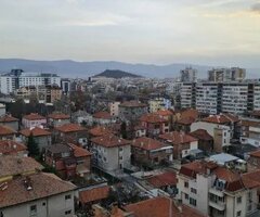 Тристаен апартамент в кв. Гагарин