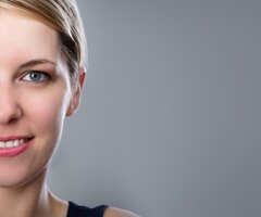 Трихлороцетна киселина чиста 99 % на кристали за химически пилинг, акне и брадавици.