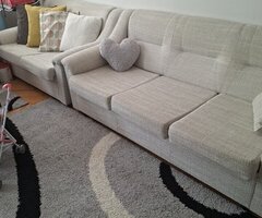 Продавам два разтегателни дивана. В добро състояние и вид.