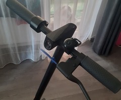 Електрическа тротинетка Xiaomi Mi Electric Scooter 3, Мощност на мотора 300 W, Автономия 30 км, - 4