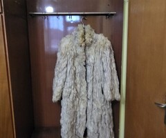 Дамски кожух и шапка от бяла лисица