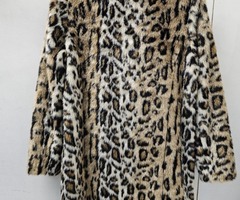 Продавам чисто ново дамско палто на Манго М размер - 2